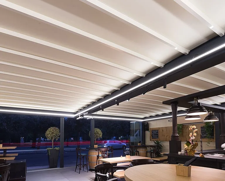 Pergola à Toit Rétractable : Comment Fonctionne-t-elle et Comment Bien la Choisir ?