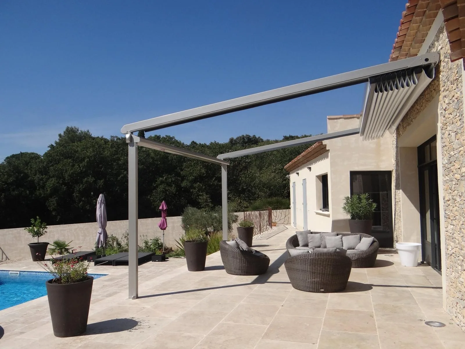 Réalisation pergola bioclimatique sur mesure 19